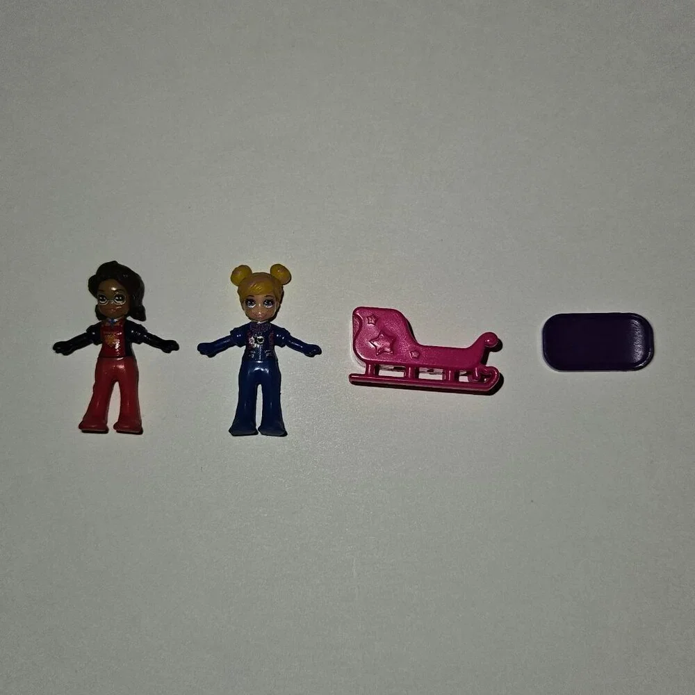 Polly Pocket Snowball Surprise Compact Cabin Dolls Sled Board Mattel 2017 READ